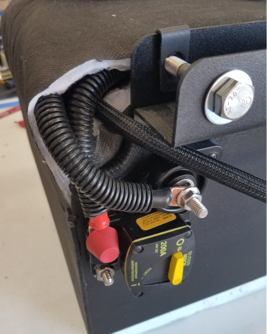 Preloaded under vehicle battery box for Sprinter NCV3 and VS30