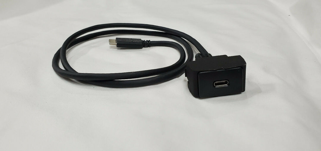 NCV3 Sprinter (2007 - 2018) USB Port and Dash Adapter